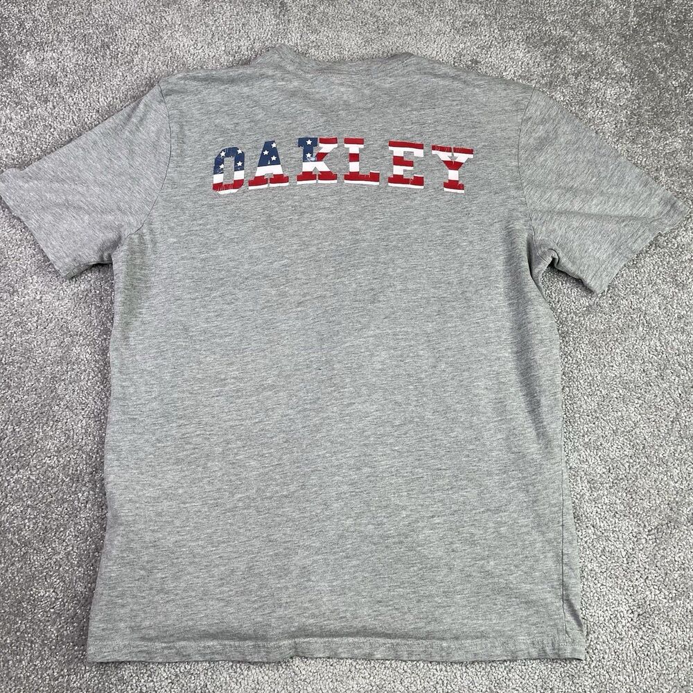 Oakley T-Shirt Men’s Medium Gray Crew Neck Short Sleeve Lightweight Patriotic - Picture 3 of 12